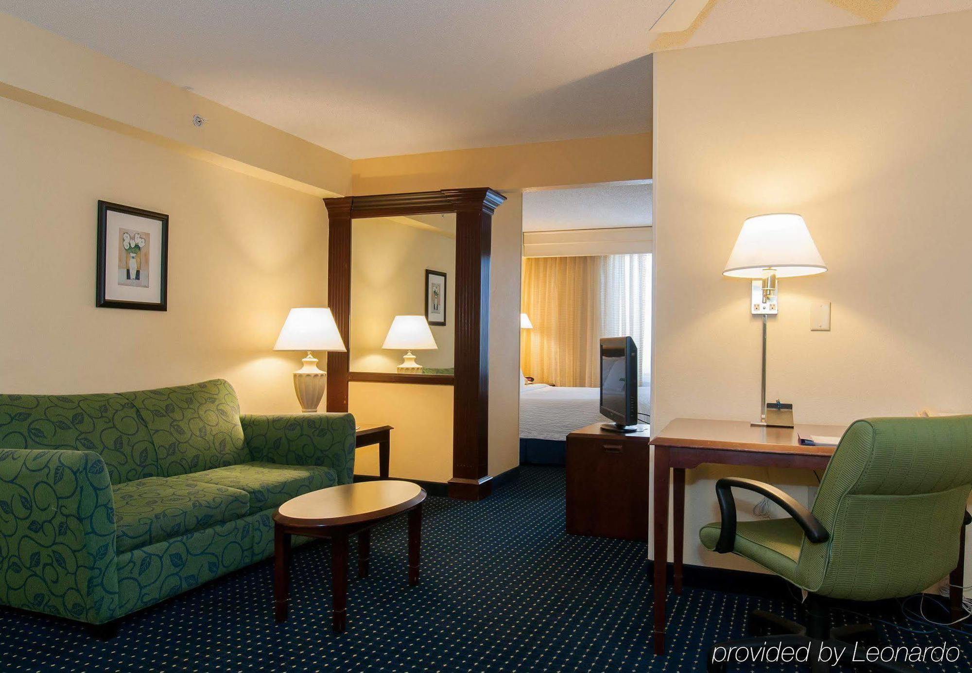 Springhill Suites By Marriott Charlotte / Concord Mills Speedway Экстерьер фото