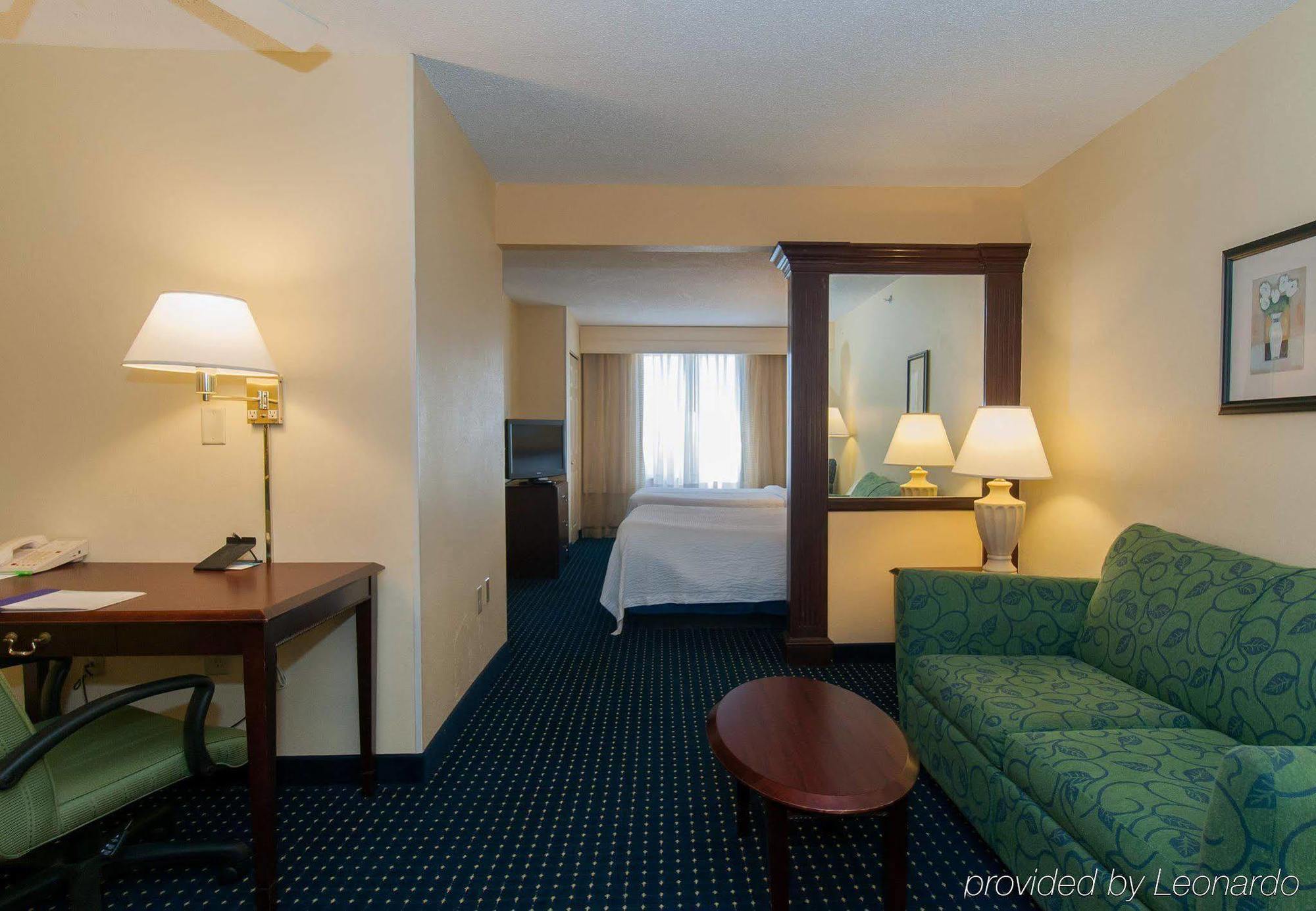 Springhill Suites By Marriott Charlotte / Concord Mills Speedway Экстерьер фото