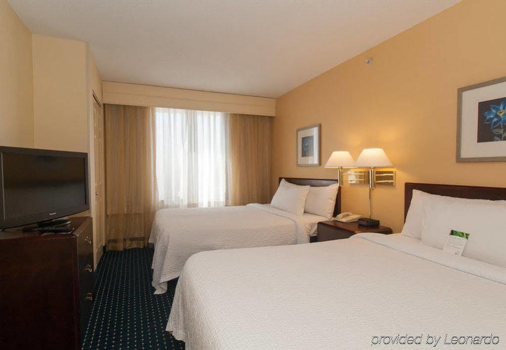 Springhill Suites By Marriott Charlotte / Concord Mills Speedway Экстерьер фото