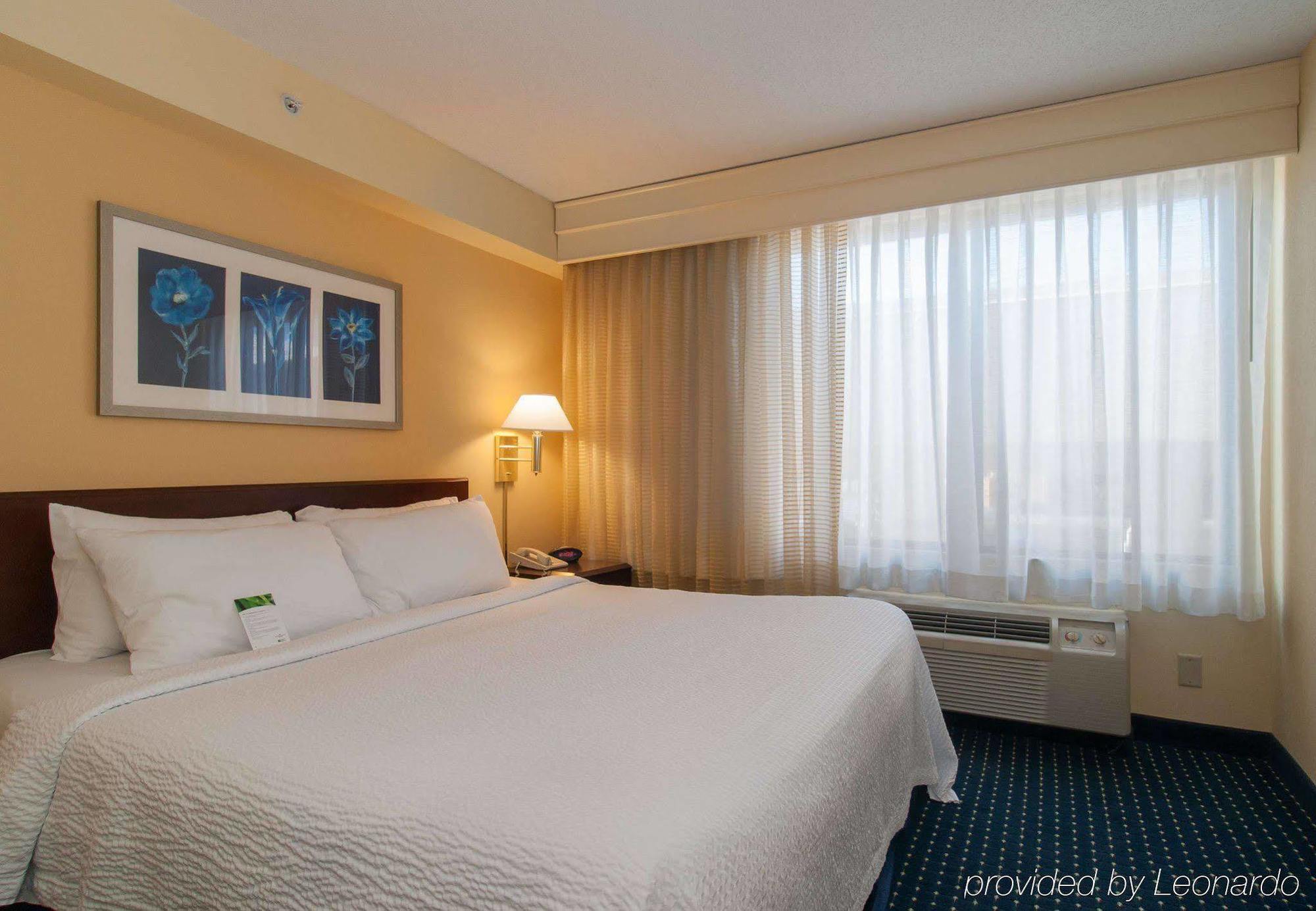 Springhill Suites By Marriott Charlotte / Concord Mills Speedway Экстерьер фото